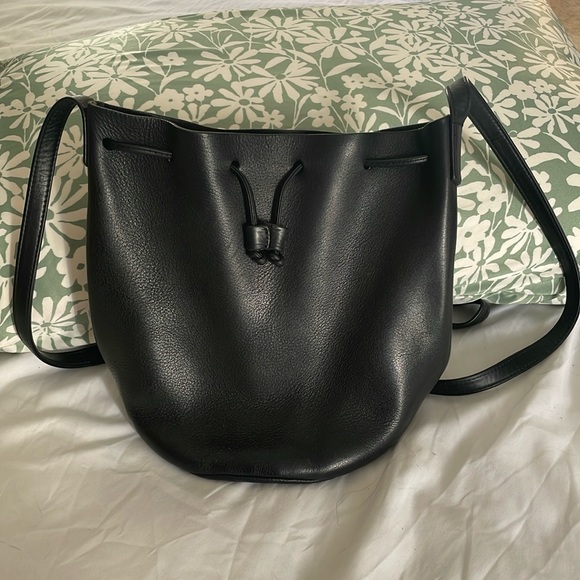 BAGGU Handbags - Baggu leather bucket purse